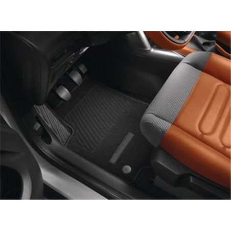 JEU DE TAPIS MOQUETTE AIGUILLETEE - AVANT ET ARRIERE